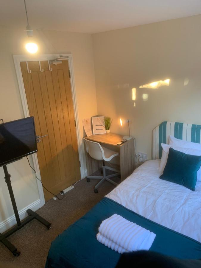 Cosy Room With Private Entrance & Ensuite Reading Luaran gambar