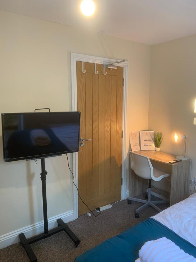 Cosy Room With Private Entrance & Ensuite Reading Luaran gambar