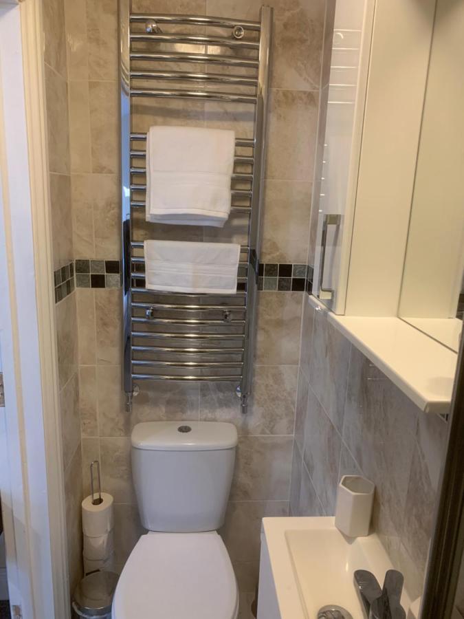 Cosy Room With Private Entrance & Ensuite Reading Luaran gambar